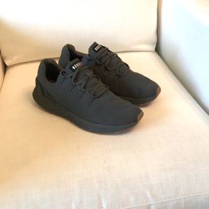 Dark Grey Ripstop Runner